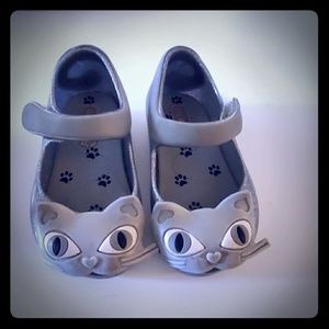 Size 5 cats MM